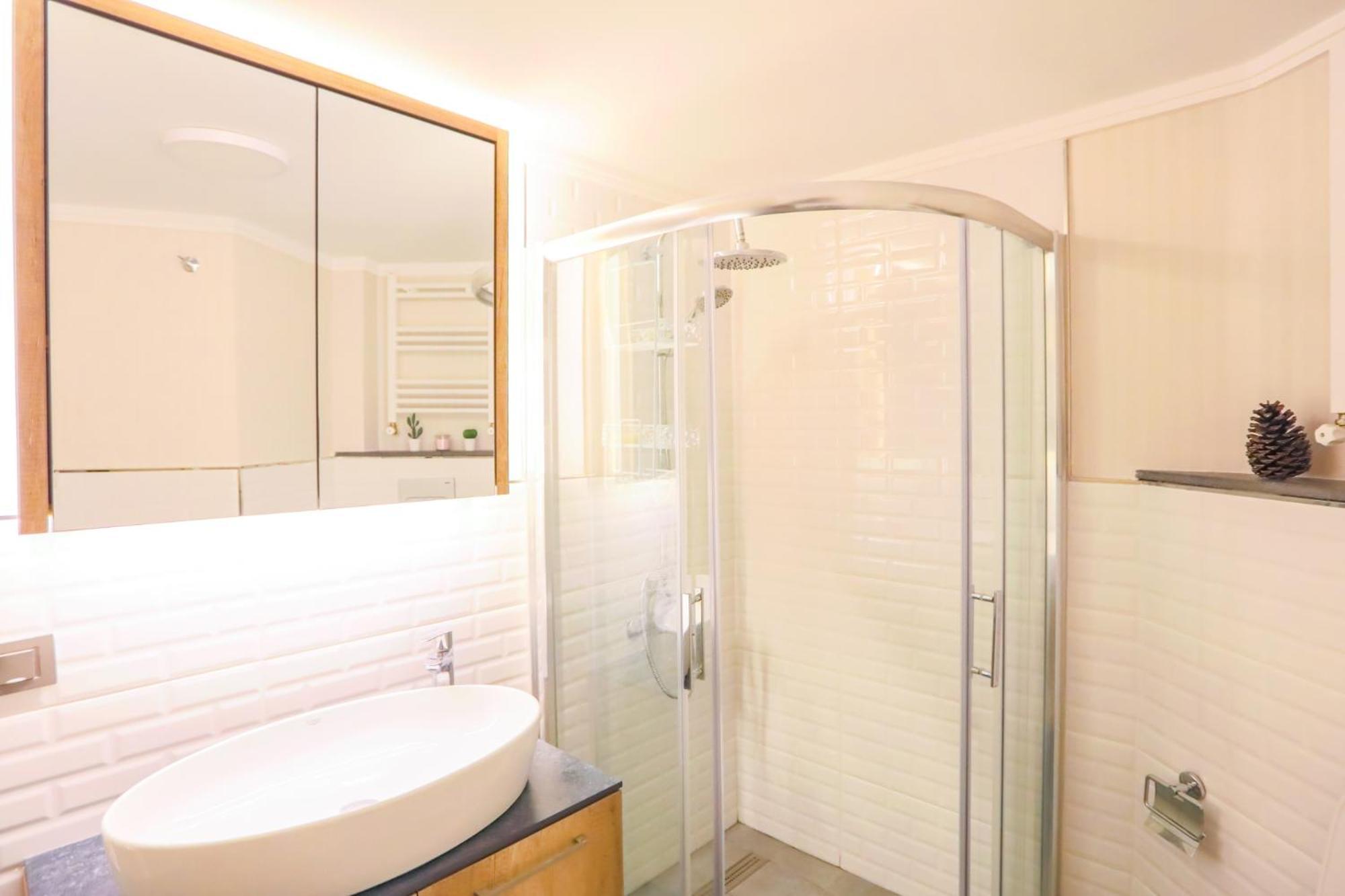 Апартаменты Delightful Flat 500 M To Uskudar Ferry Station Стамбул Экстерьер фото
